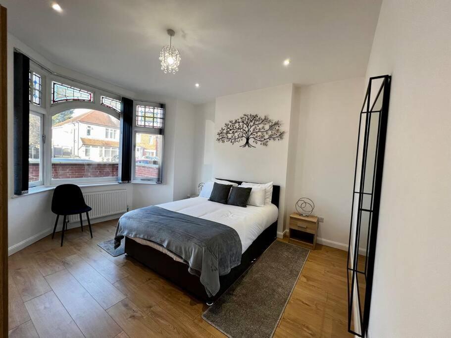 Apartment Lux With Gated, Private Parking